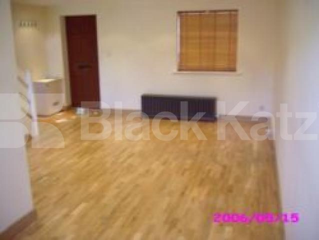 			2 Bedroom, 1 bath, 1 reception Terraced House			 Poplar Grove, FRIERN BARNET N11